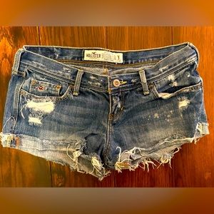 Hollister ripped Blue Jean shorts size 3